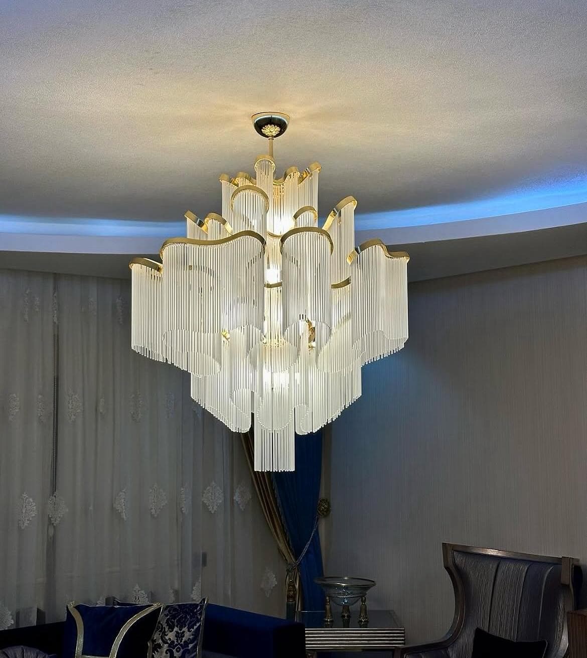 Çok Katlı Dalgalı Kristal Saçaklı Lüks Salon Avizesi