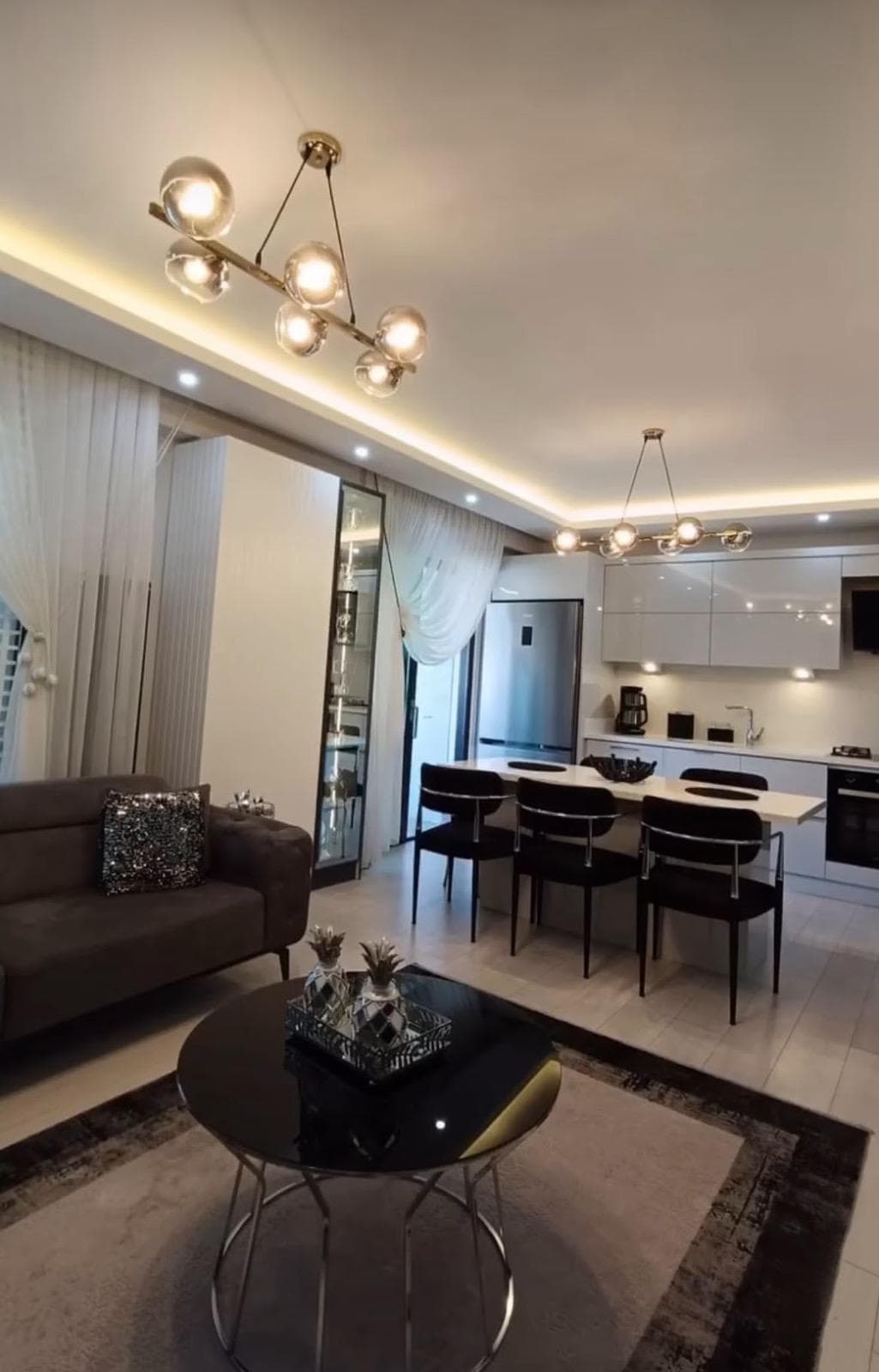 Modern Salon Oturma Grubu İçin Cam Gloplu Çoklu Sarkıt Avize